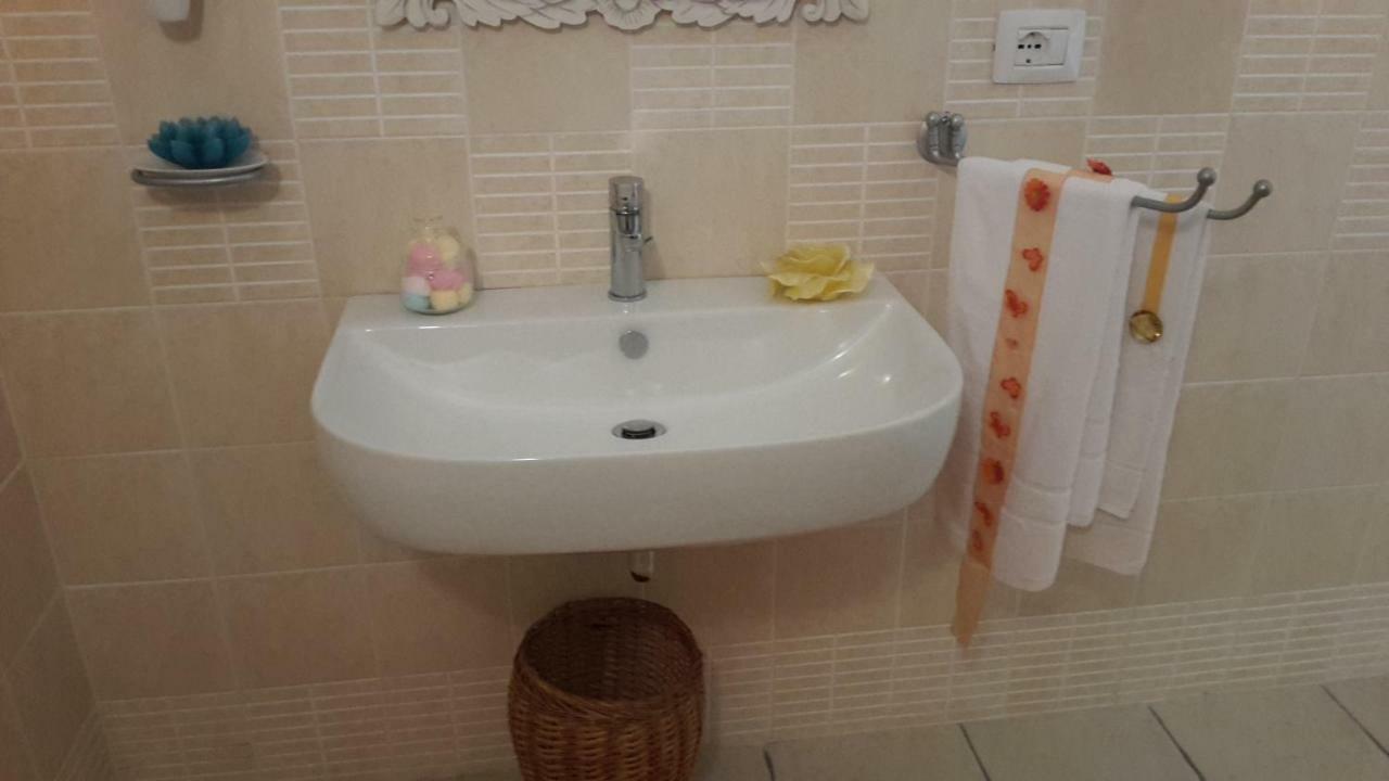 מלון Monsampolo Del Tronto A Casa Di Desideria מראה חיצוני תמונה